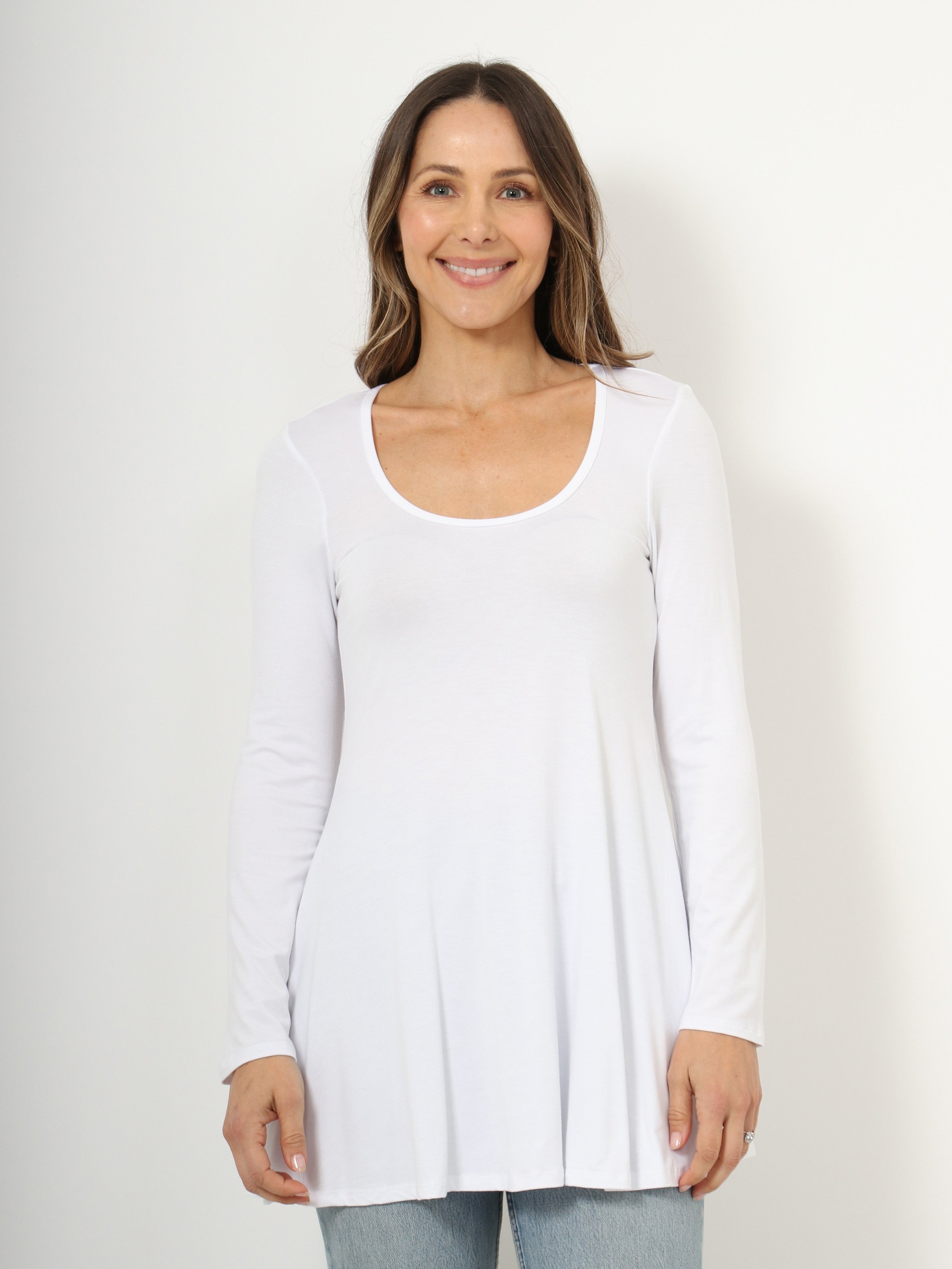 R006202-WHIT-S - Front