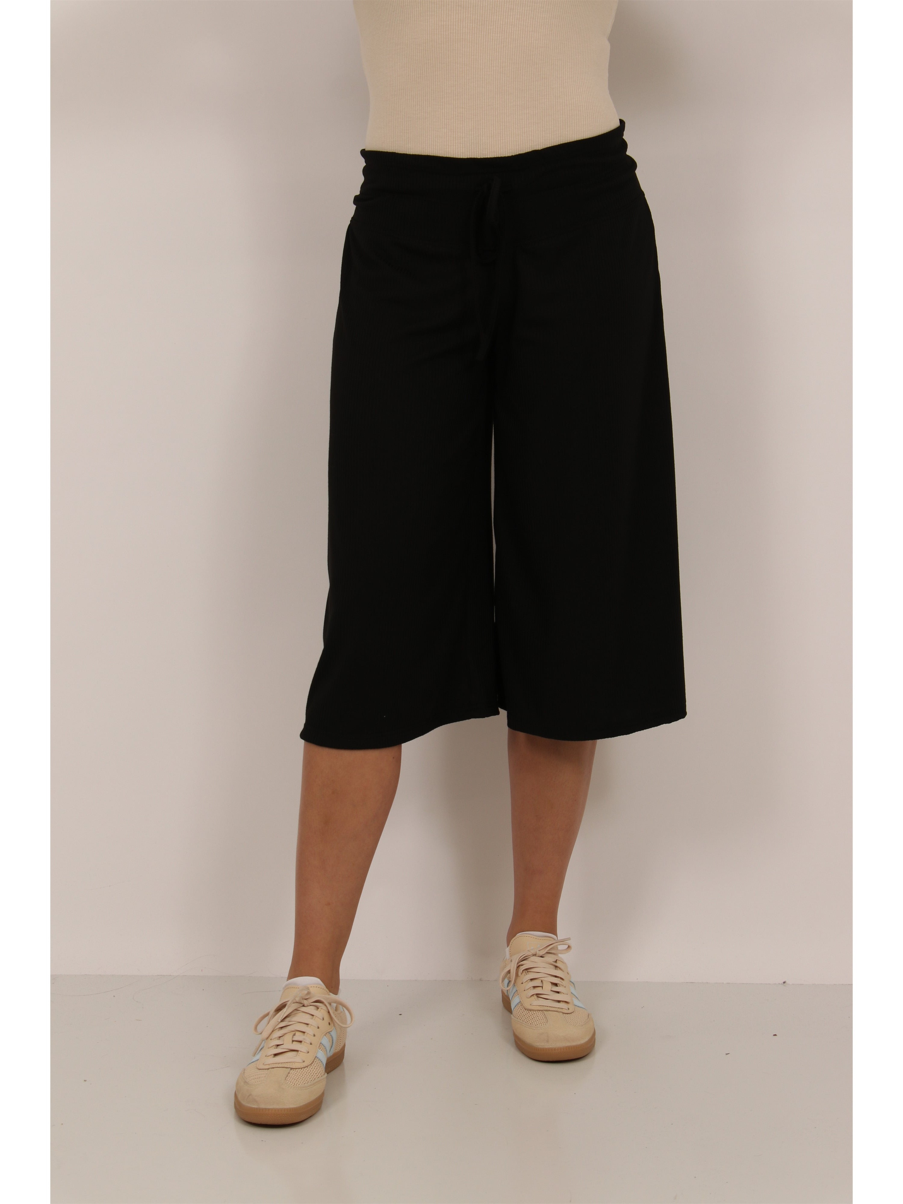 R006583-BLAC-S - Front
