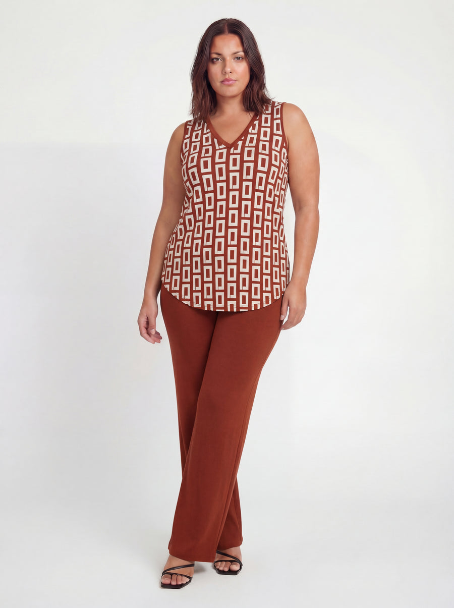 Essential Curvy Abstract Print V Neck Sleeveless Round Hem Top and Elastic Waist Flared Pant Set