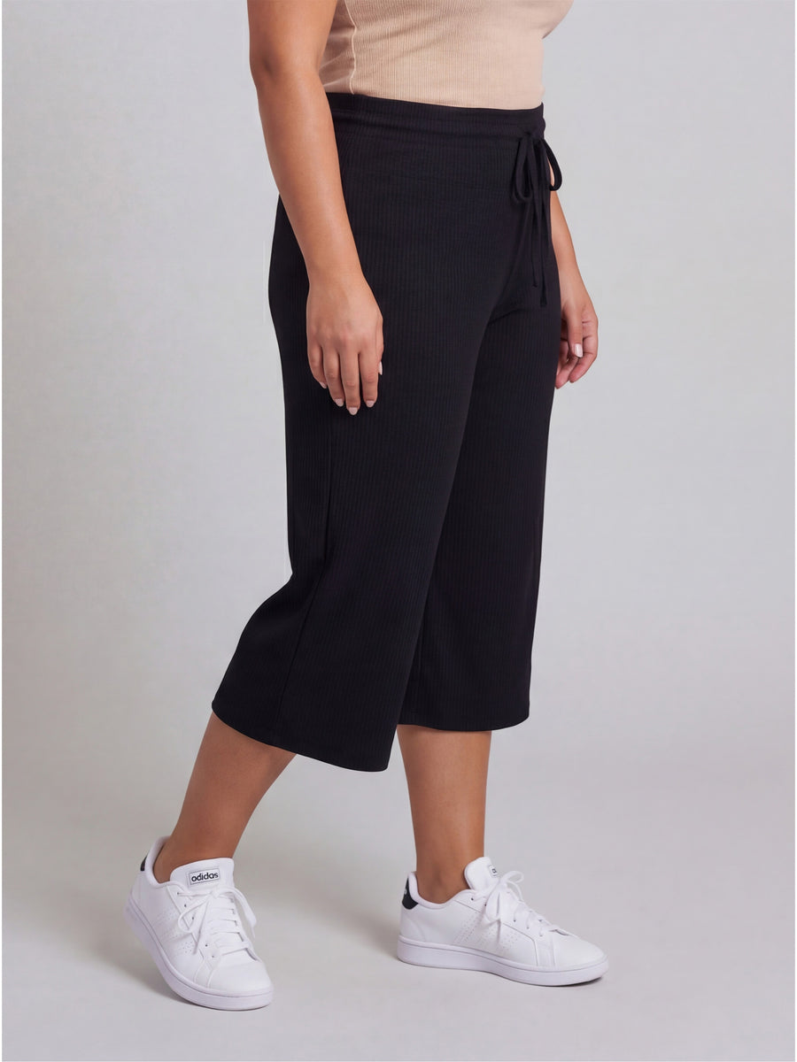 Basic Curvy Ribbed Knit Drawstring Flared Capri Pants