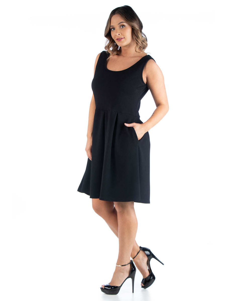 Essential Curvy Scoop Neck Sleeveless Fit N Flare Pocket Dress