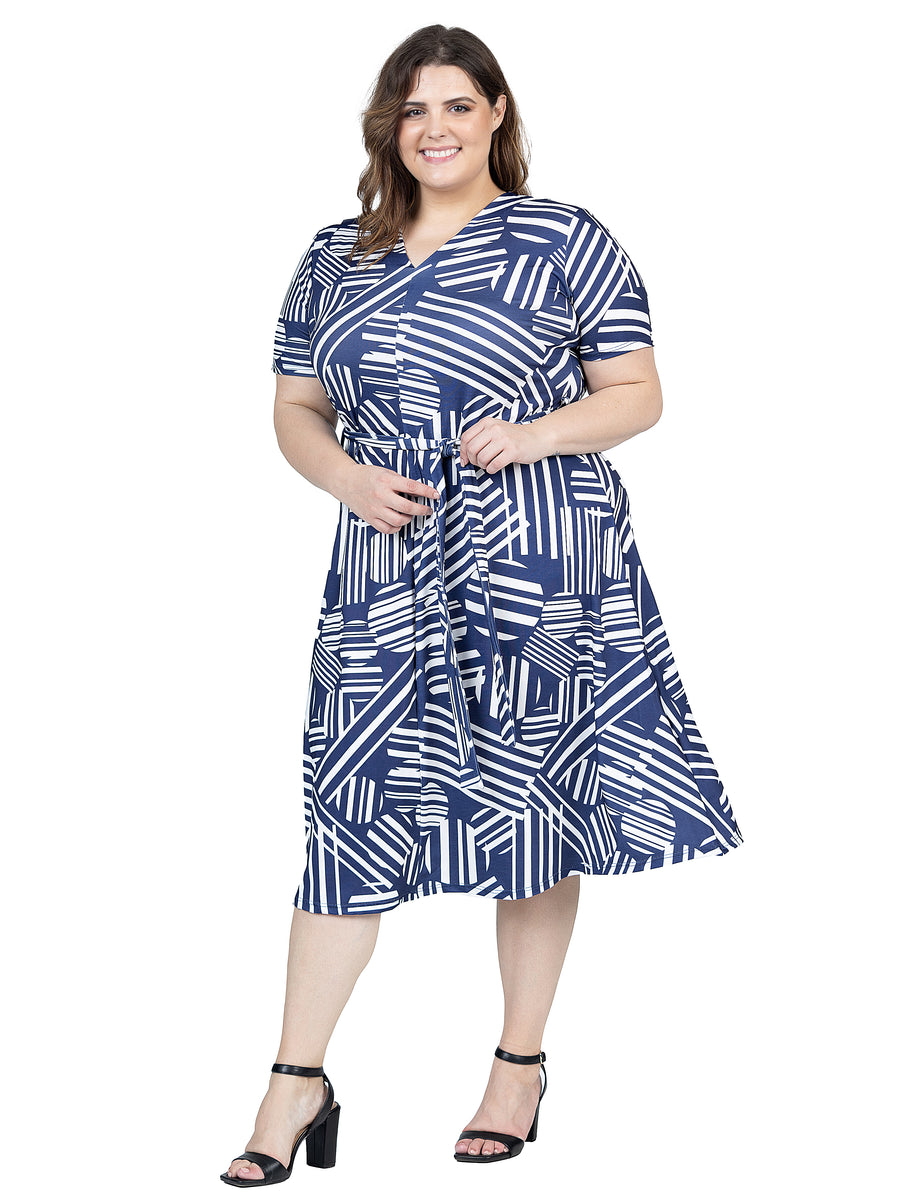 Essential Curvy Gemoetric V Neck Short Sleeve Tie Waist Midi Dress