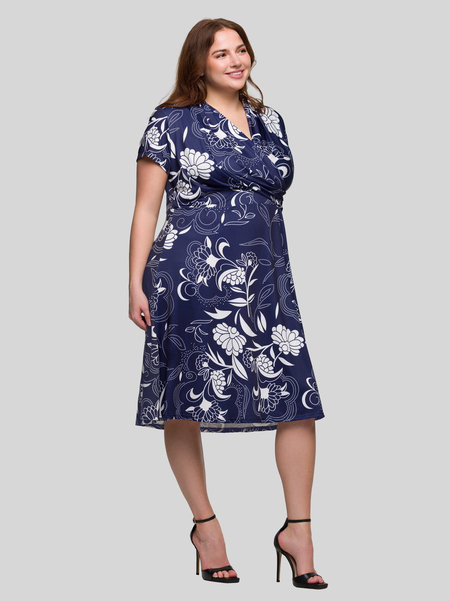 Essential Curvy Short Sleeve Knee Length V Neck Wrap Dress