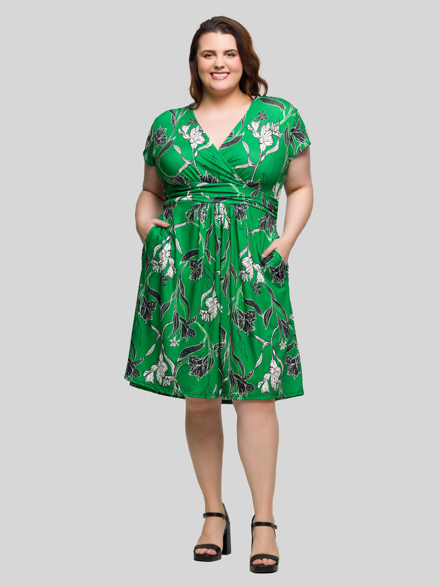 Essential Curvy Floral Cap Sleeve V Neck Knee Length Pocket Dress