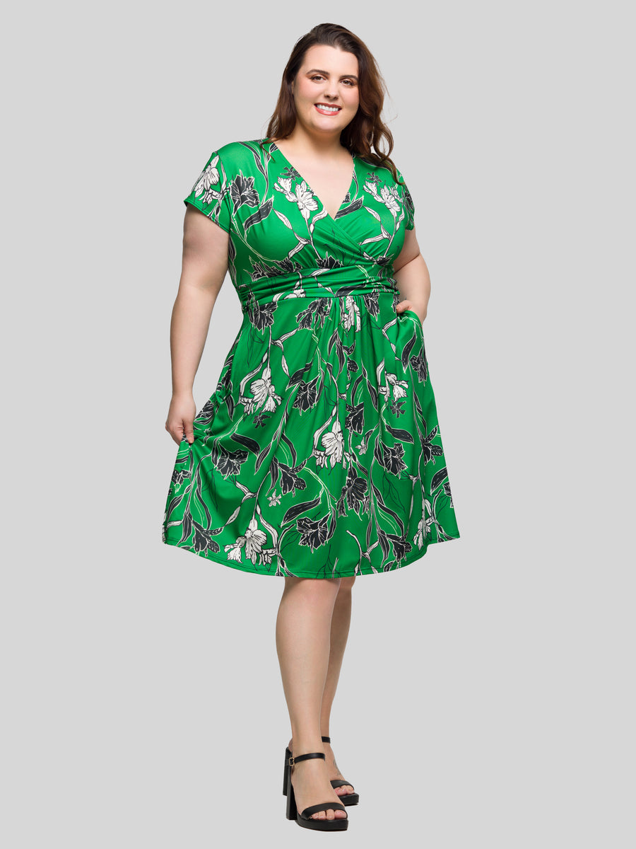 Essential Curvy Floral Cap Sleeve V Neck Knee Length Pocket Dress