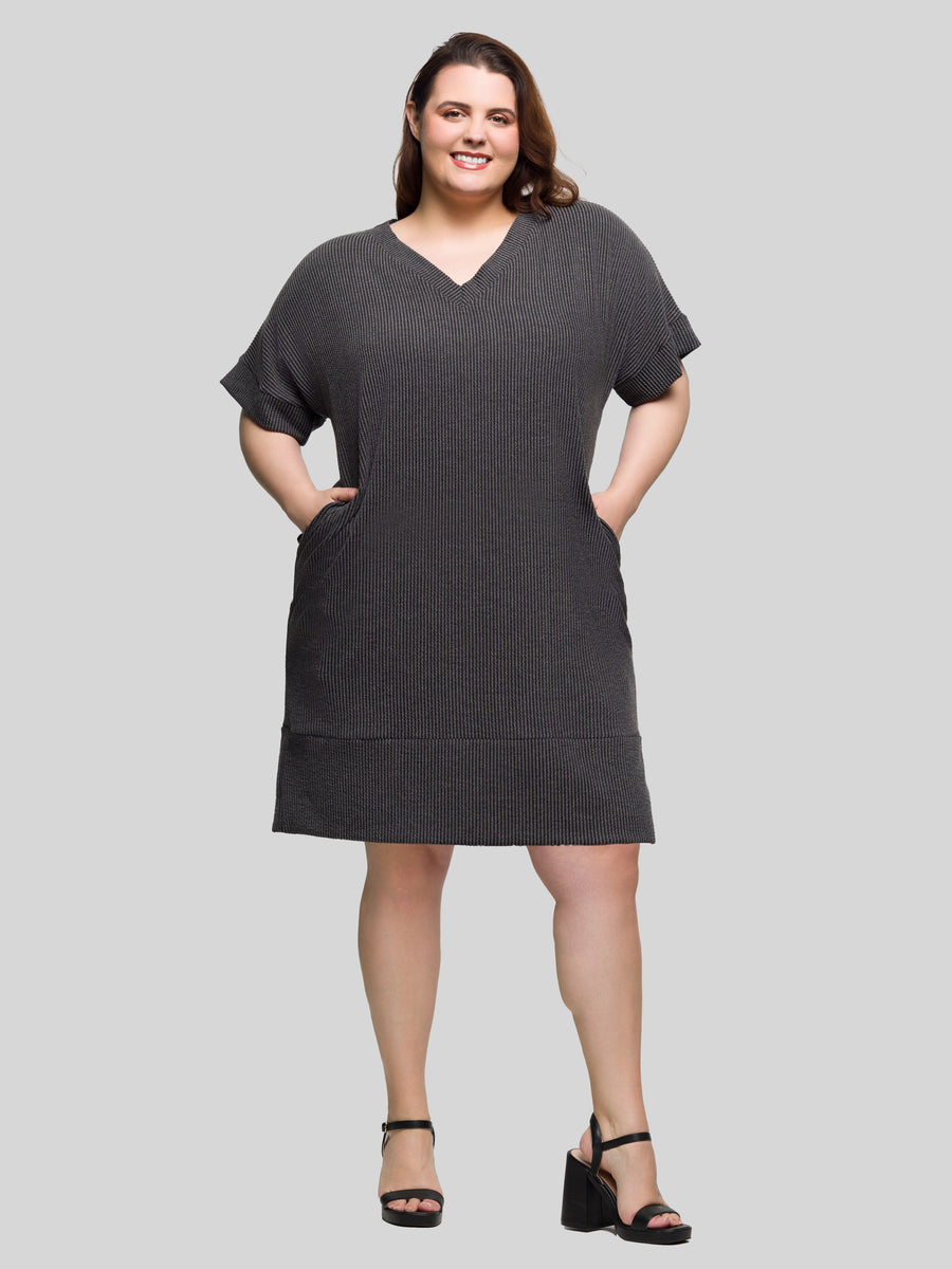Essential Plus Size V Neck Short Sleeve Pocket T Shirt Dress