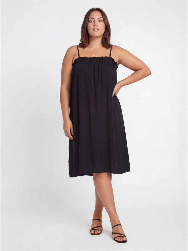Essential Curvy Spaghetti Strap Smocked Pocket A Line Maxi Dress