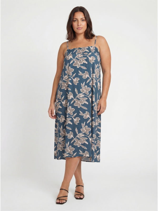 Essential Curvy Floral Print Spaghetti Strap Smocked Pocket A Line Maxi Dress