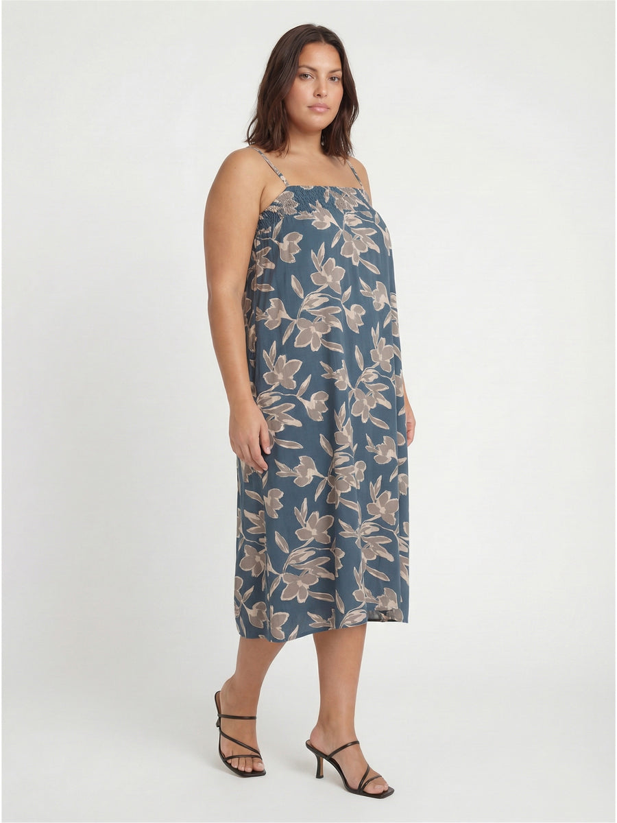 Essential Curvy Floral Print Spaghetti Strap Smocked Pocket A Line Maxi Dress