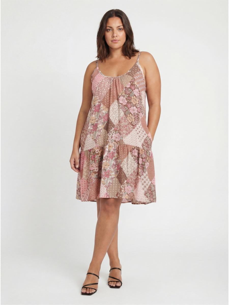 Essential Curvy Patchwork Scoop Neck Spaghetti Strap Pocket A Line Mini Dress