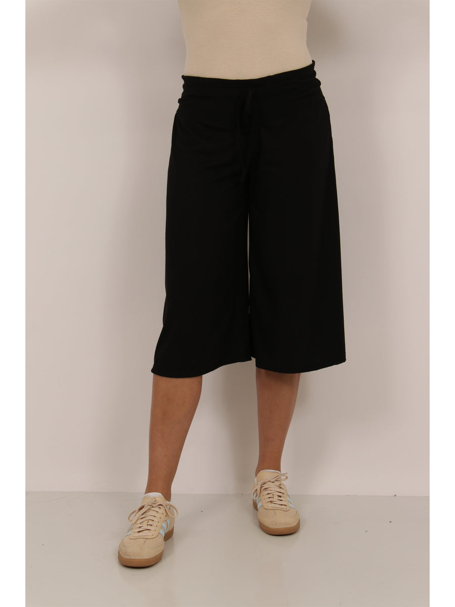 Basic Womens Ribbed Knit Drawstring Flared Capri Pants