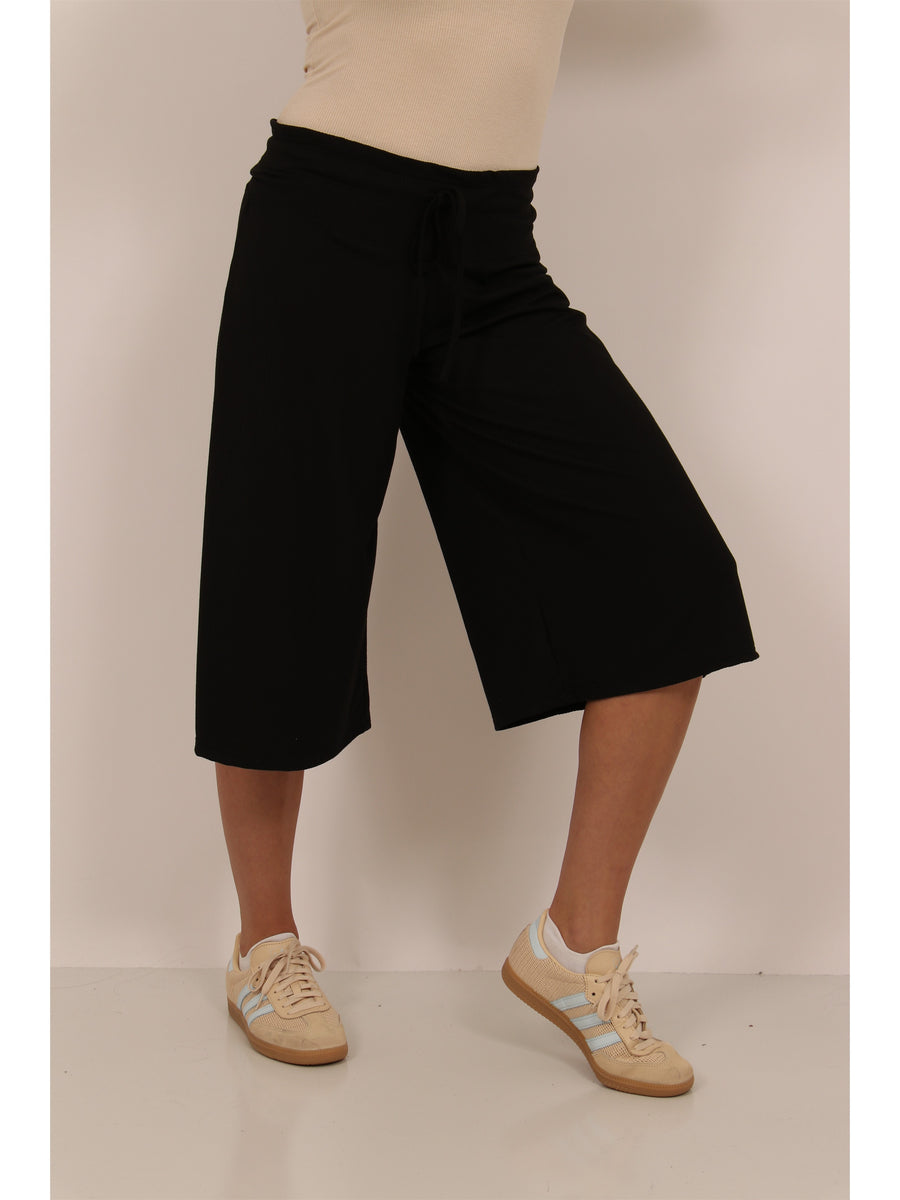 Basic Womens Ribbed Knit Drawstring Flared Capri Pants