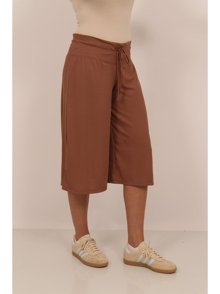 Basic Womens Ribbed Knit Drawstring Flared Capri Pants