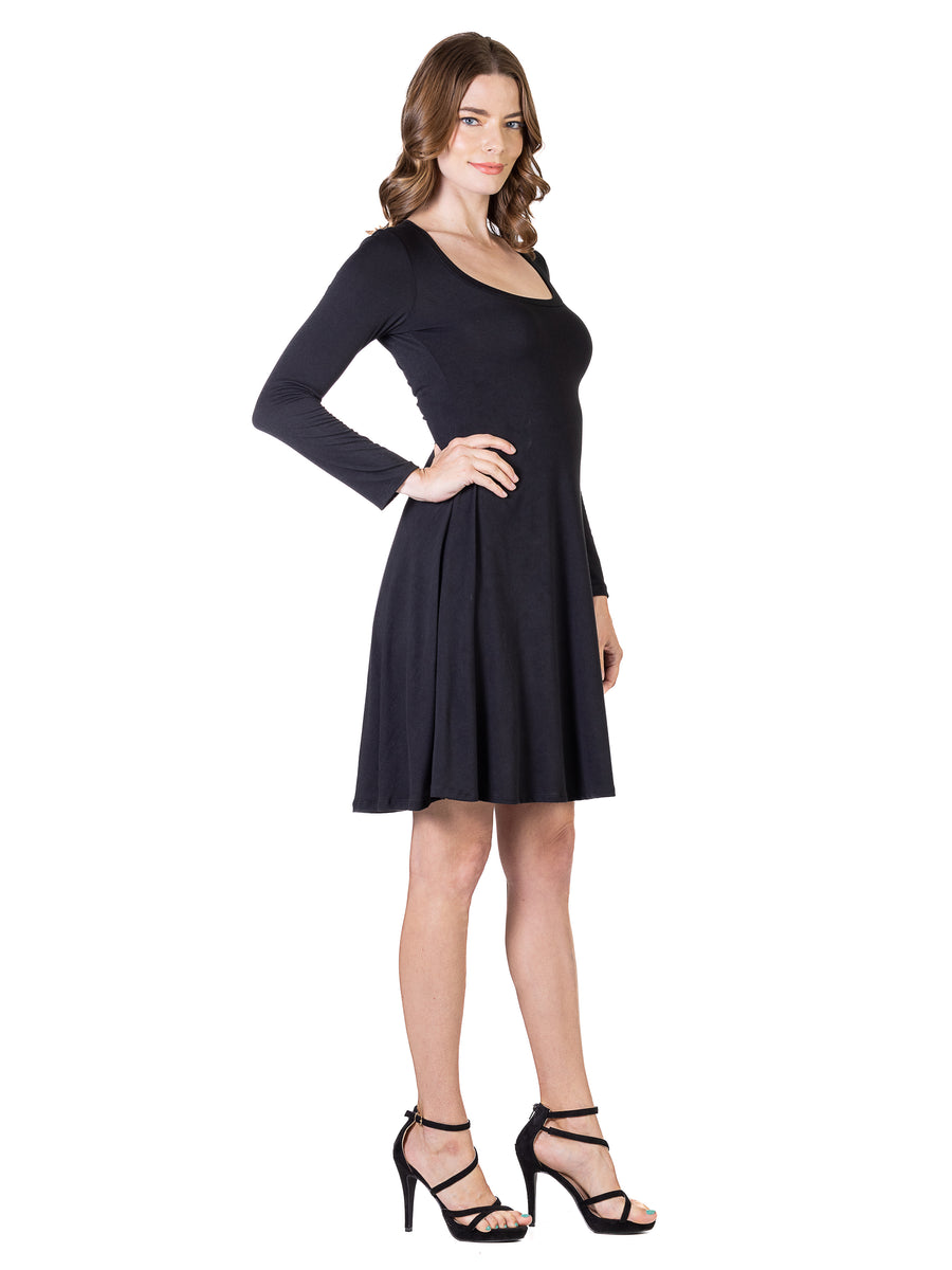 Essential Womens Long Sleeve Scoop Neck Knee Length Dress