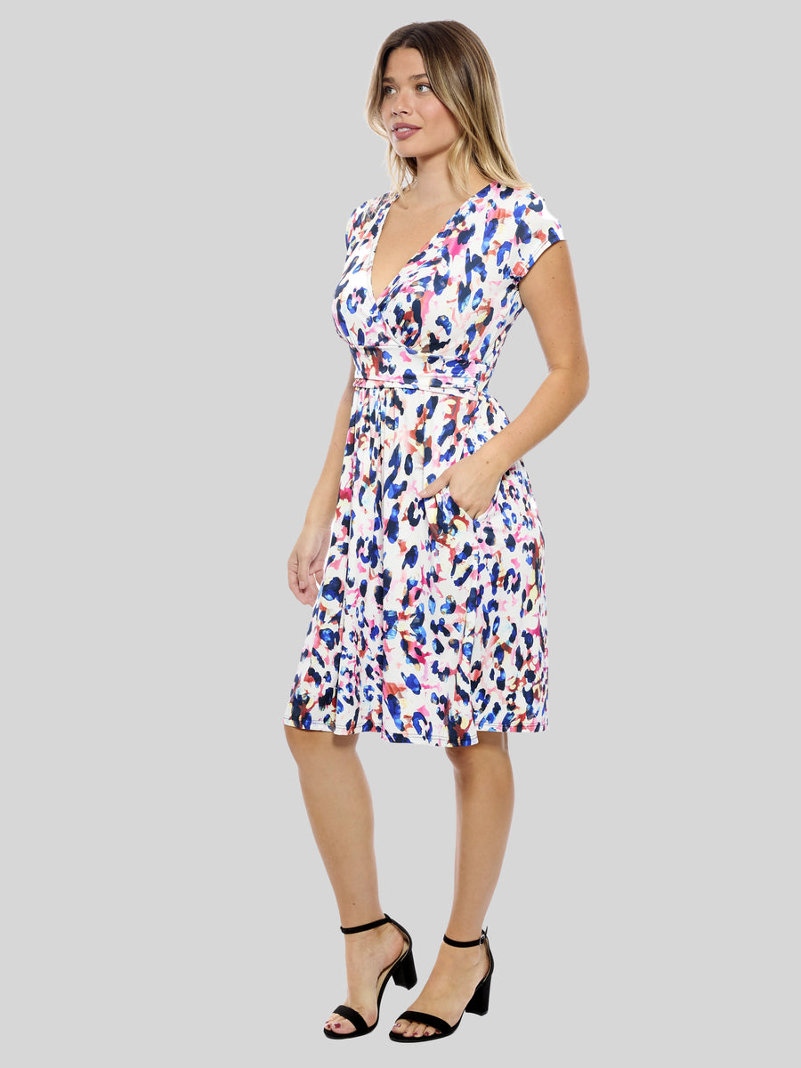 Essential Womens Animal V Neck Knee Length A Line Pocket Dress